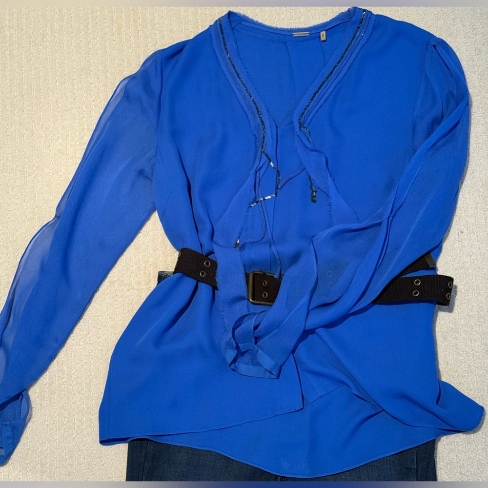 Elie Tahari Elegant Silk Blouse with Partially ‘Split’ Sleeves, Medium